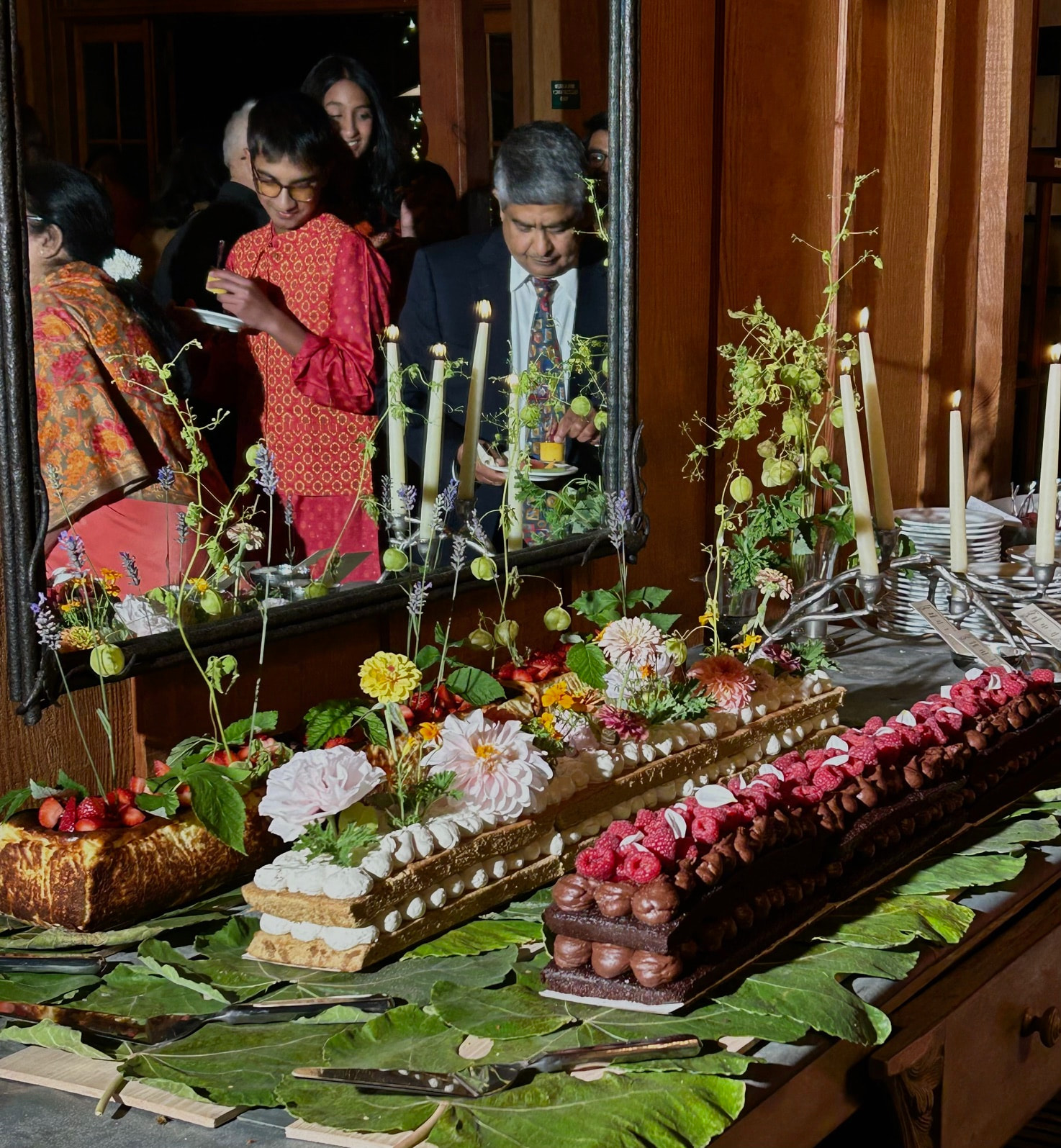 Anita wedding cakes with people